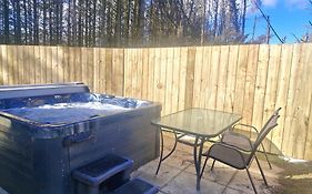 Woodland Hot Tub Retreat